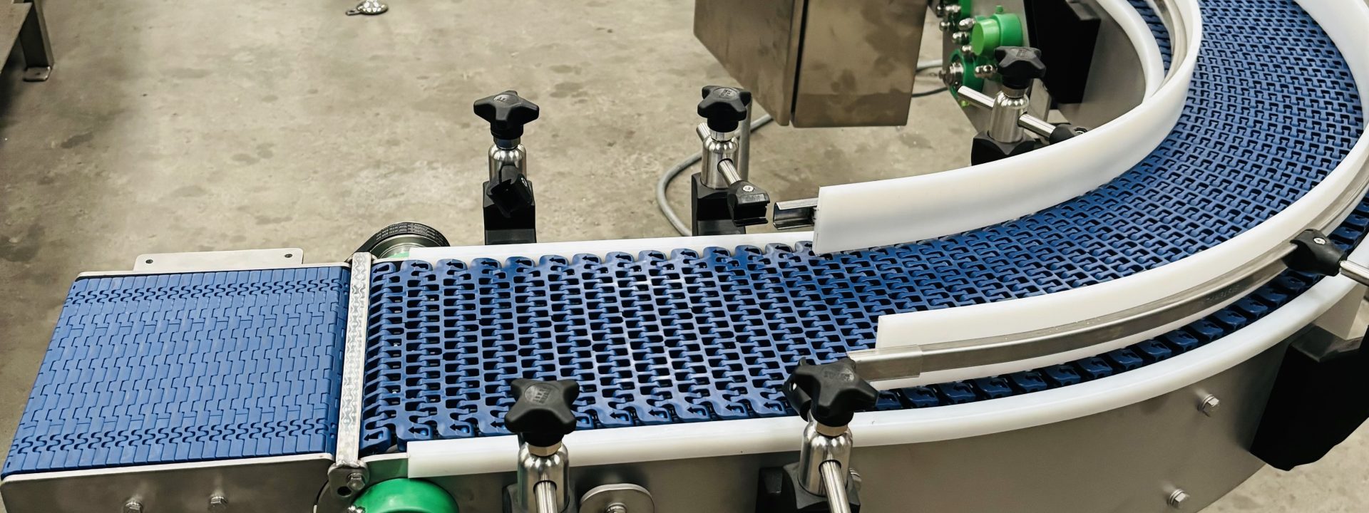 In-Line Transfer conveyor for repair and maintenance